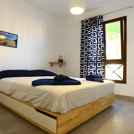 Wavetrotter Ineika Apartment *