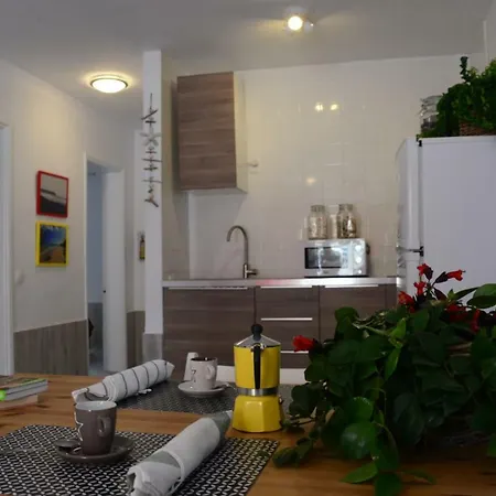 Wavetrotter Ineika Apartment *